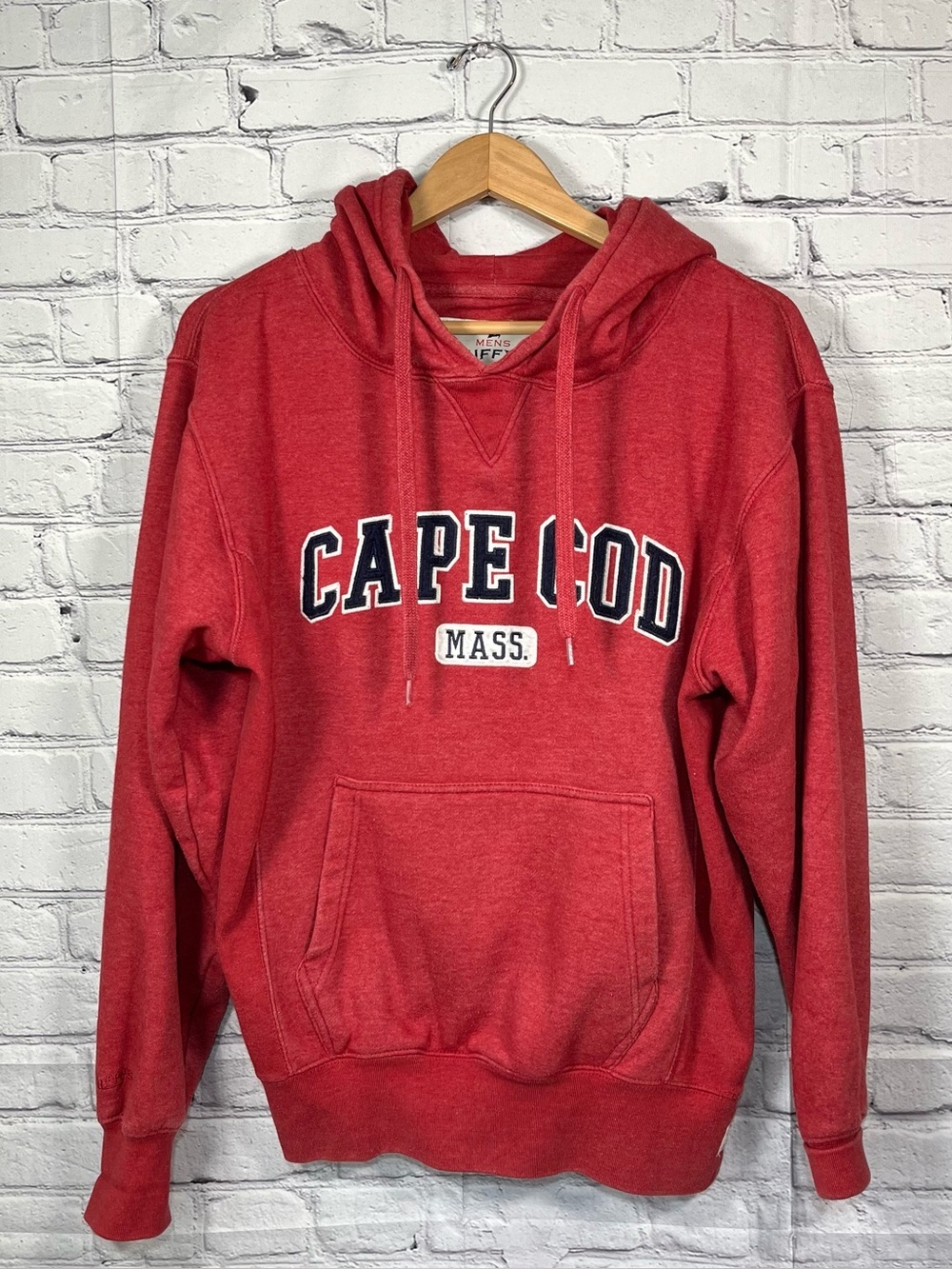 Cuffy’s Cape Cod Reverse Weave Sweatshirt Mens Size Small Red Embroidered